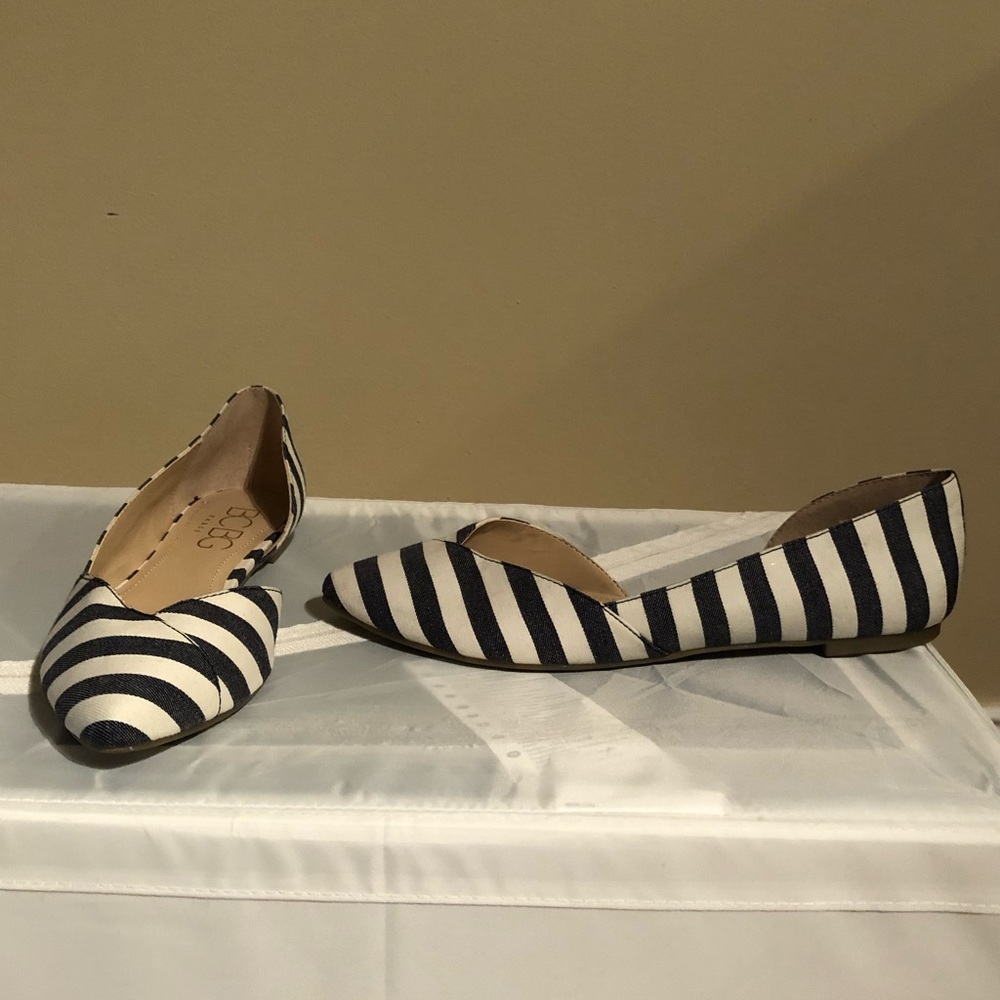 BCBG Paris Annya Flat